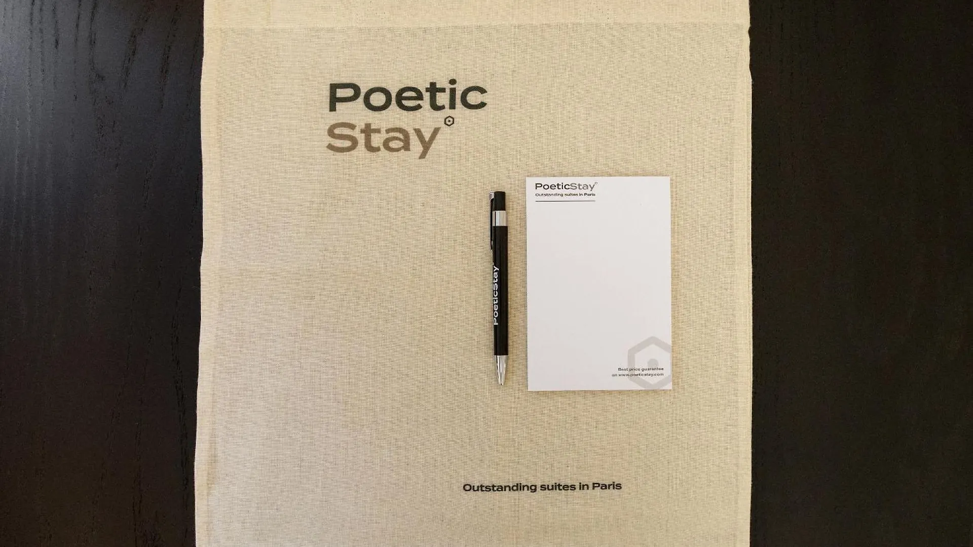 Poetic Stay - Louvre Paříž