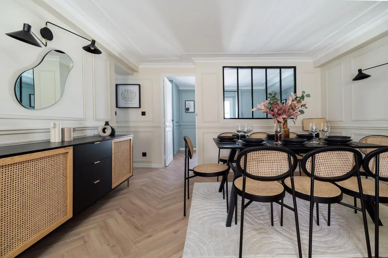 Apartment Poetic Stay - Louvre Paris France