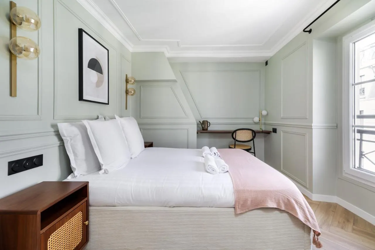 Apartment Poetic Stay - Louvre Paris