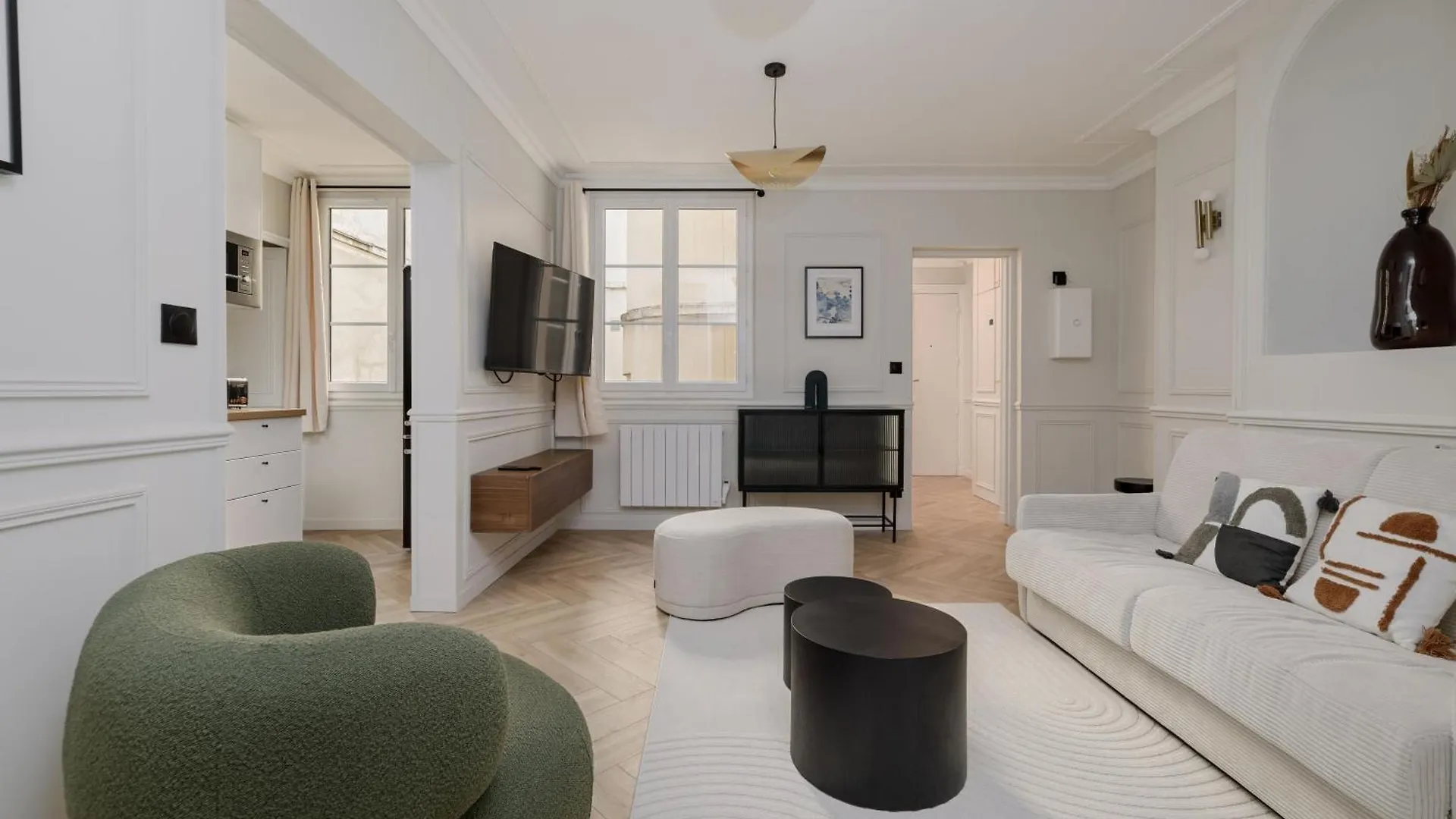 Poetic Stay - Louvre Paris Apartment