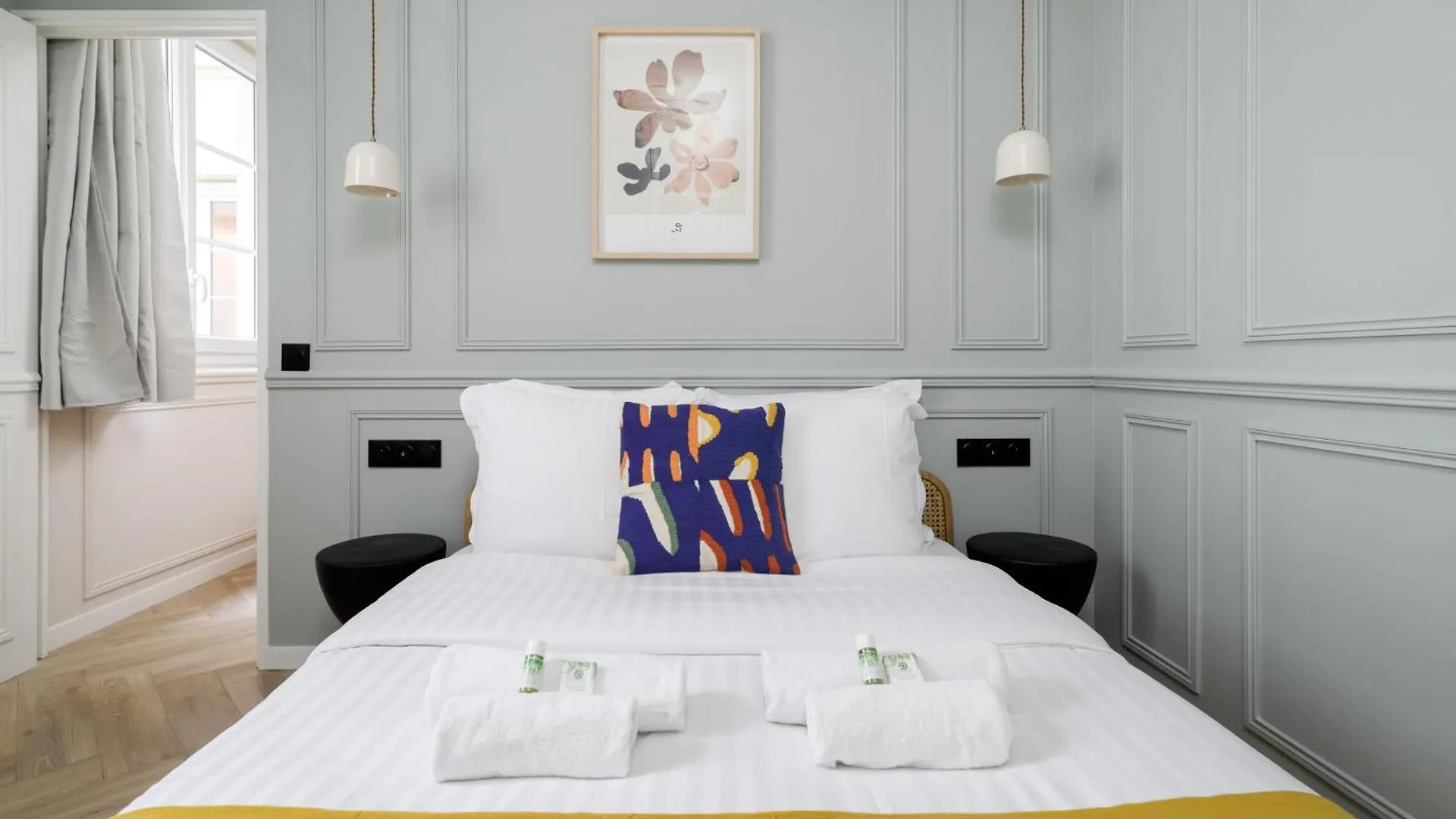 Poetic Stay - Louvre Paris Apartment