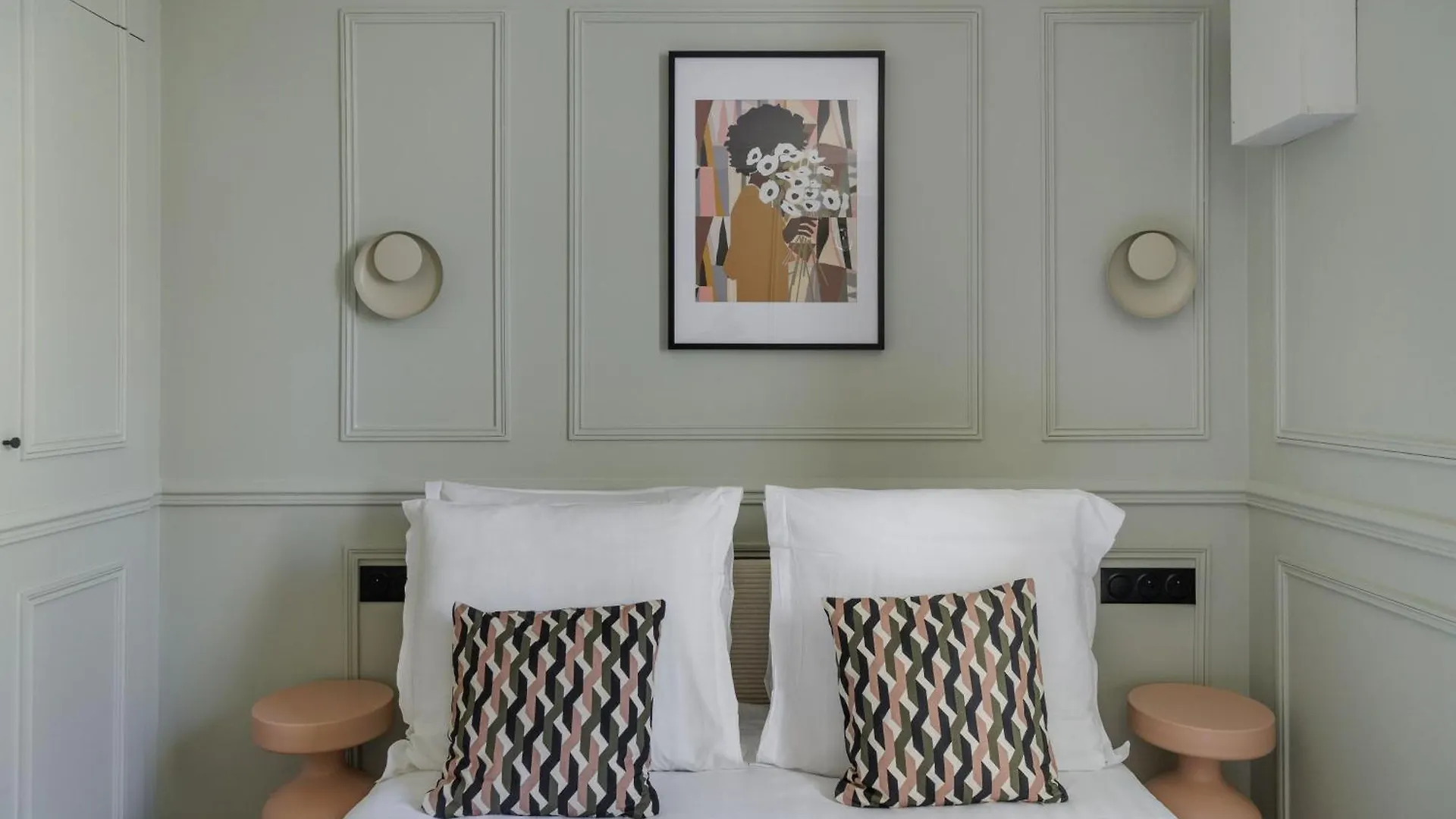 Poetic Stay - Louvre Paris Apartment