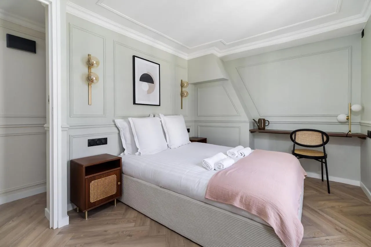 Apartment Poetic Stay - Louvre Paris