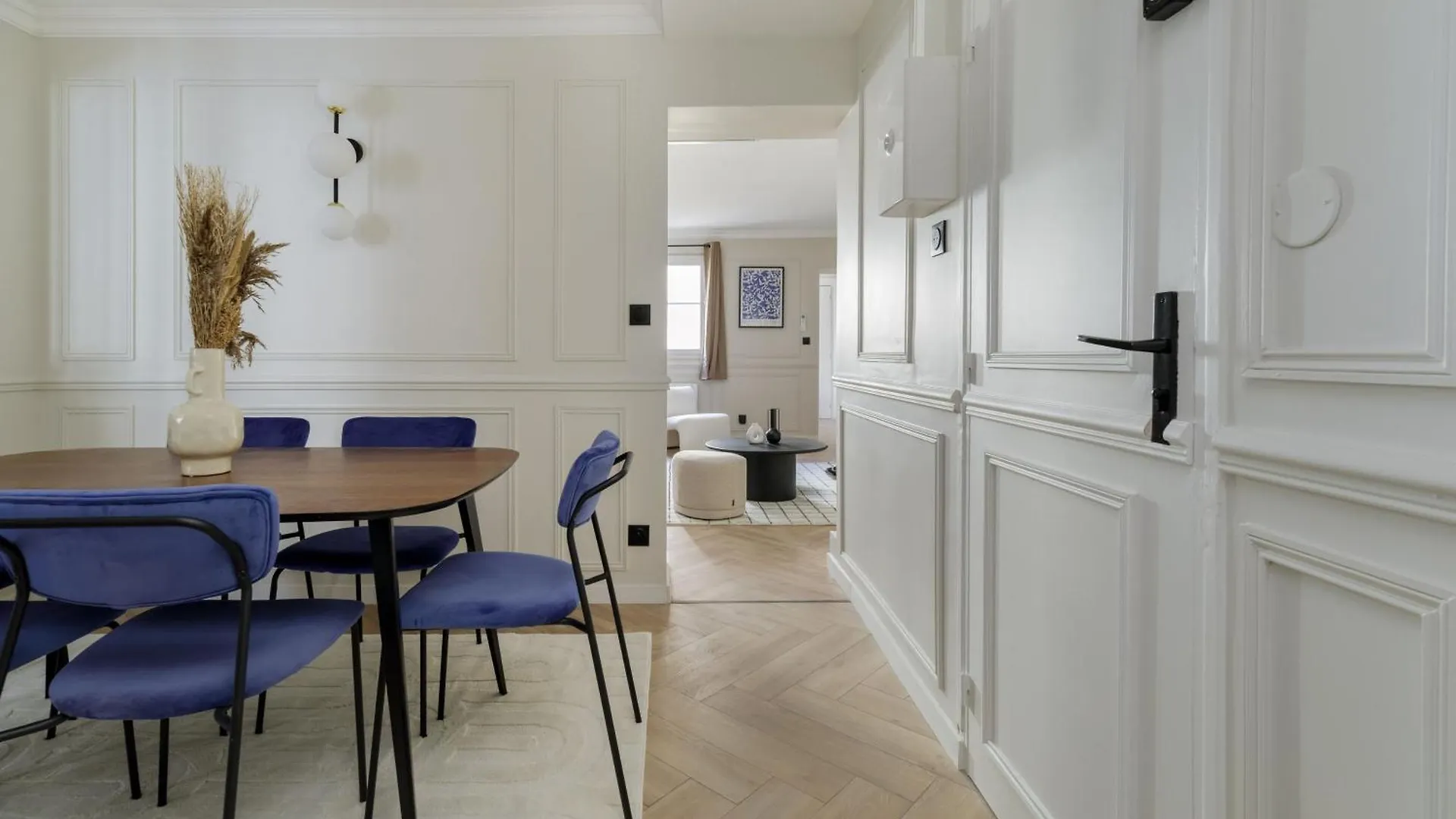 Poetic Stay - Louvre Paris Apartment