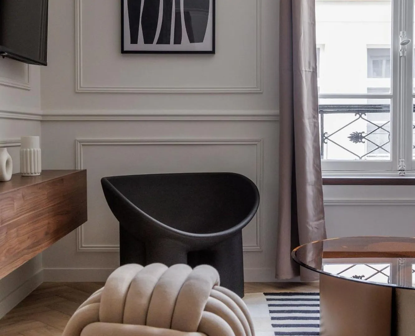 Poetic Stay - Louvre Paris Apartment